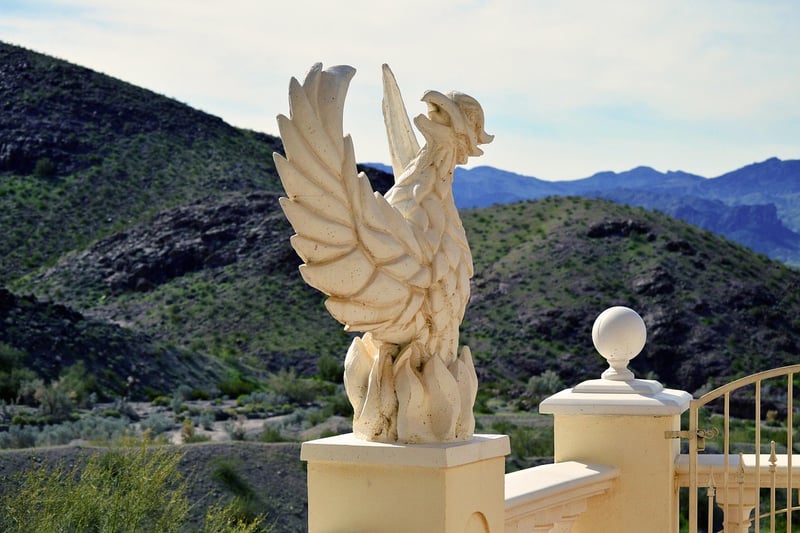 Phoenix and griffins